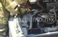 A PUNTO DE INCENDIARSE CAMIONETA EN CENTRO DE MONTEMORELOS.