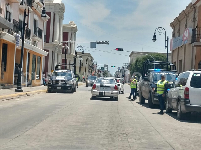 ASALTA A TAXISTA EN LINARES, SE REFUGIA EN HOTEL LO DETIENE LA POLICÍA.