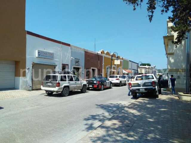 INVESTIGAN POLICIA Y PERICIALES ROBO EN CENTRO DE MONTEMORELOS.