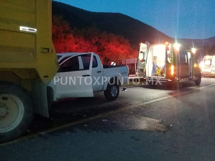 CHOCA CONTRA TRÁILER, RESULTA LESIONADO AL SUR DEL ESTADO.