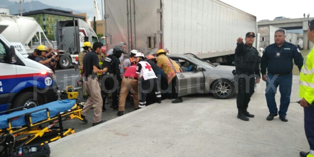 MUEREN TRES PERSONAS EN UN ACCIDENTE VIAL EN CARRETERA NACIONAL.