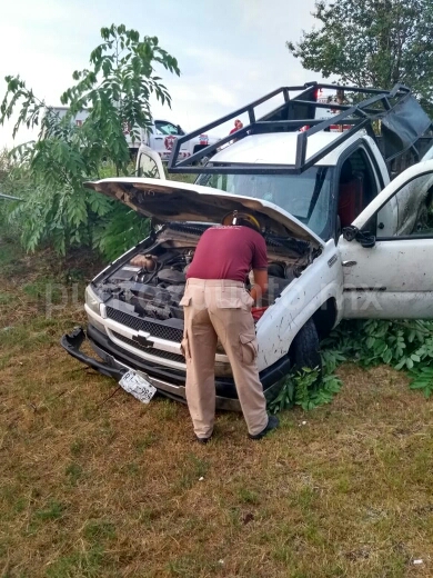 CHOQUE SALIDA DE CAMINO EN CARRETERA NACIONAL EN MONTEMORELOS REPORTAN HERIDOS.