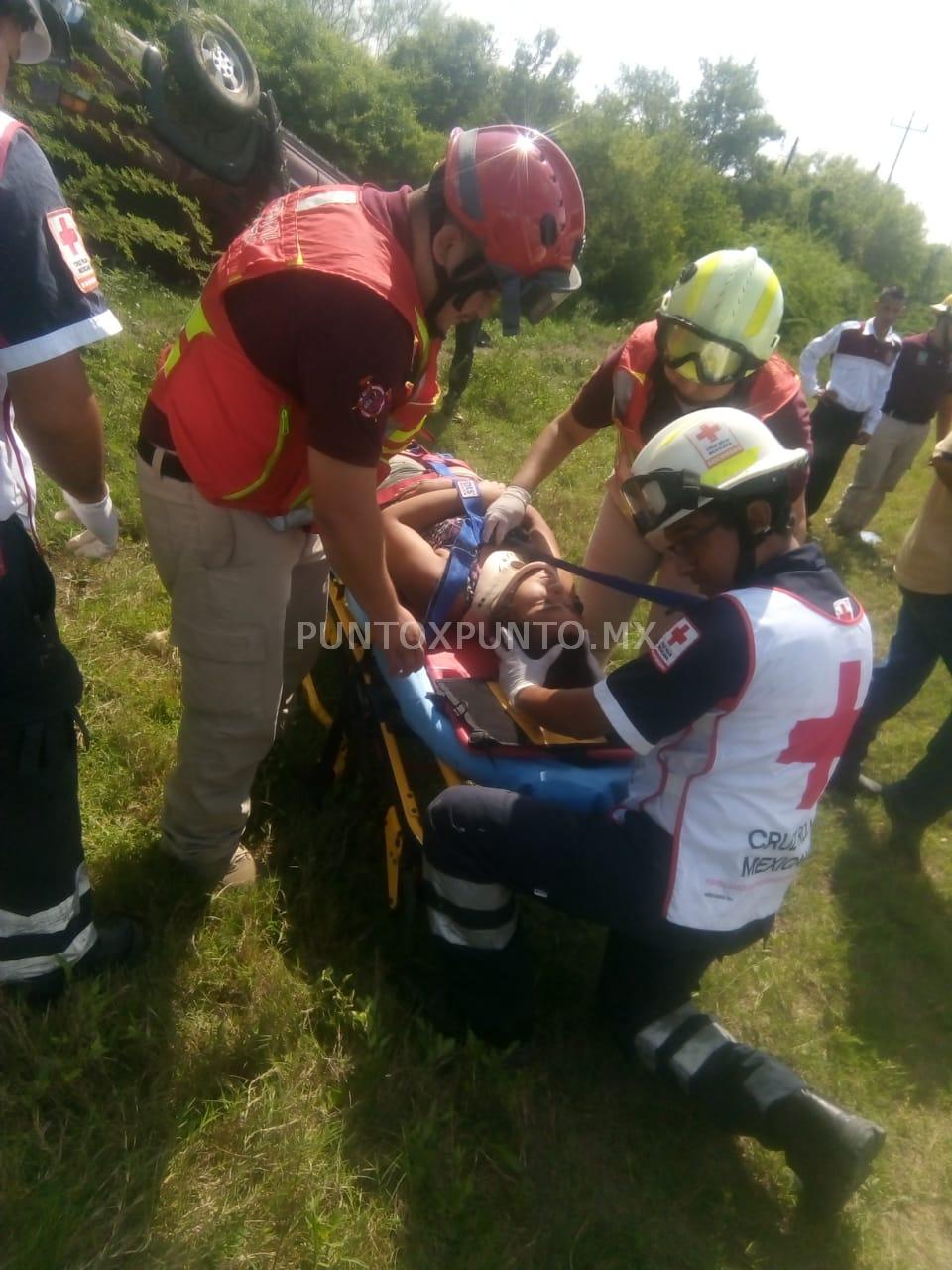 VOLCADURA EN AVENIDA DE MMORELOS, REPORTAN LESIONADOS.