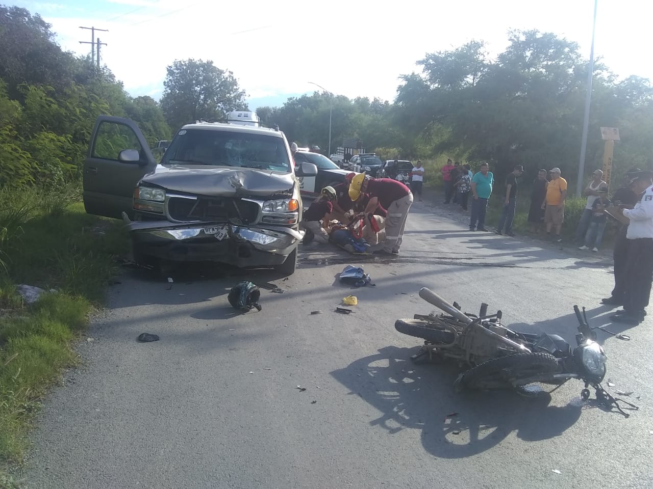 IDENTIFICAN MOTOCICLISTA QUE CHOCA CONTRA CAMIONETA DE FRENTE EN MMORELOS.