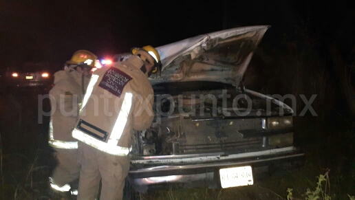 CHOQUE ENTRE DOS VEHICULOS EN CARRETERA GENERAL TERAN MMORELOS, REPORTAN SOLO DAÑOS MATERIALES.