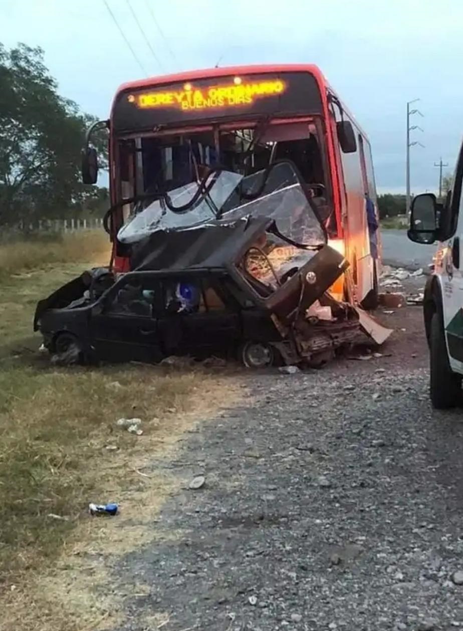 MUEREN TRES MUJERES EN CADEREYTA EN ACCIDENTE CON DOS VEHICULOS.