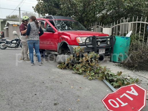 CHOQUE EN CRUCE DE CALLES EN MMORELOS.