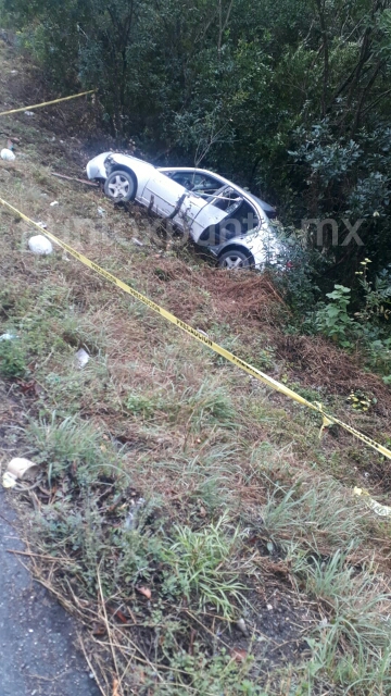 UNA PERSONA MUERTA Y TRES HERIDOS, EN ACCIDENTE VIAL EN CARRETERA LINARES ITURBIDE.