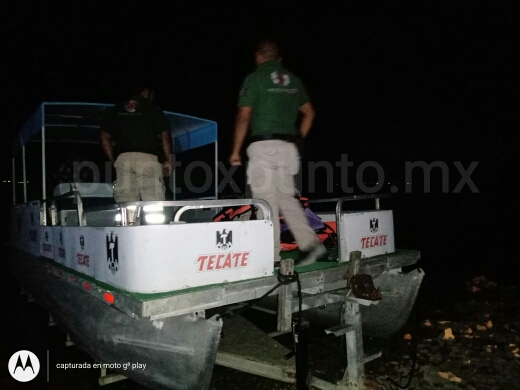 PROTECCION CIVIL DE LINARES, RESCATA A DOS MENORES QUE SU LANCHA SE DAÑA EN LA PRESA CERRO PRIETO.