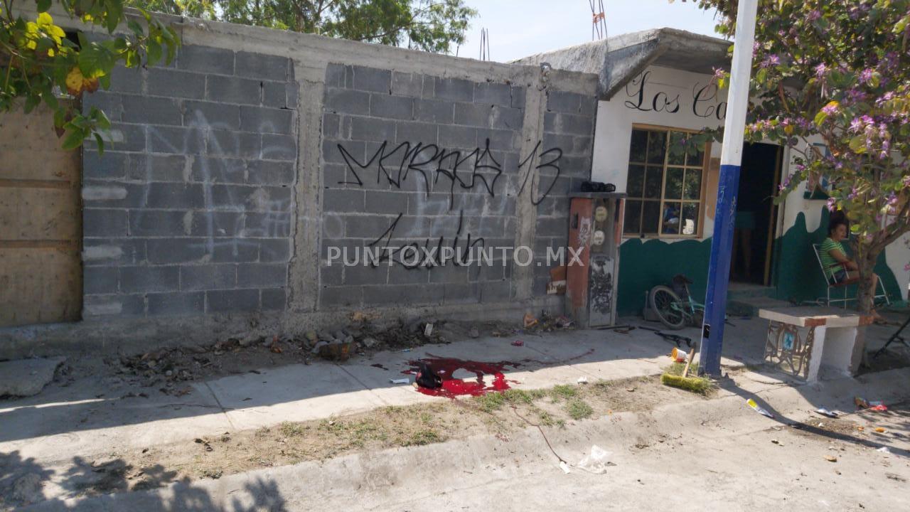 ATACAN A JOVEN EN CADEREYTA, LO TRASLADAN GRAVE.