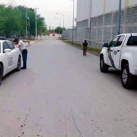 ATACAN A UN HOMBRE A BALAZOS EN CADEREYTA, ES TRASLADADO A UNA CLINICA.