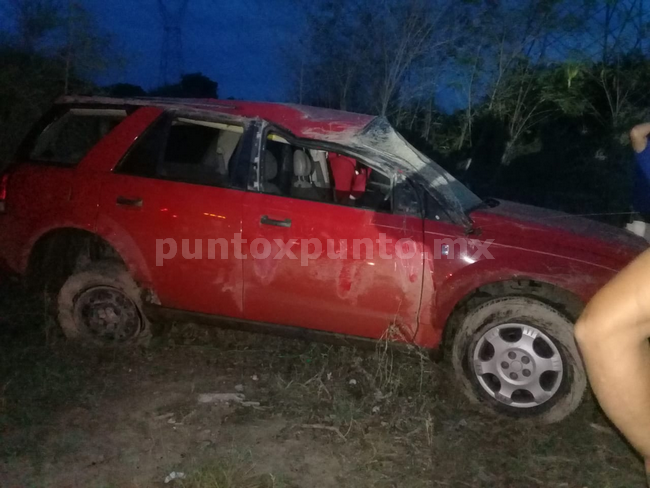 VOLCADURA EN LINARES REPORTAN PERSONAS LESIONADAS.