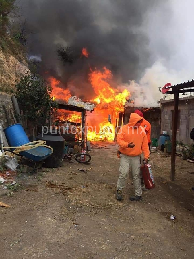 FUEGO TERMINA CON UNA VIVIENDA EN ITURBIDE, ASI CON TODAS LAS PERTENCIAS Y MUEBLES