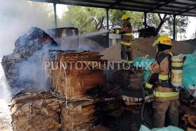 FUEGO EN RECICLADORA DE LINARES.