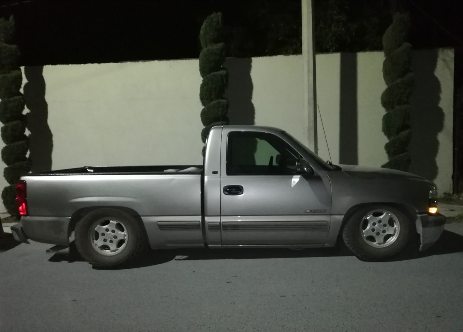 PIDEN APOYO PARA RECUPERAR CAMIONETA QUE FUE ROBADA EN MONTEMORELOS.