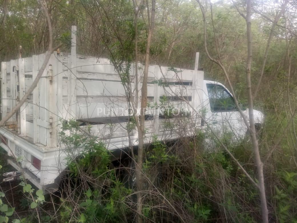 SE ROBAN VEHICULO EN ALLENDE, LO ENCUENTRAN ABANDONADO, ES RECUPERADO POR LA POLICIA.