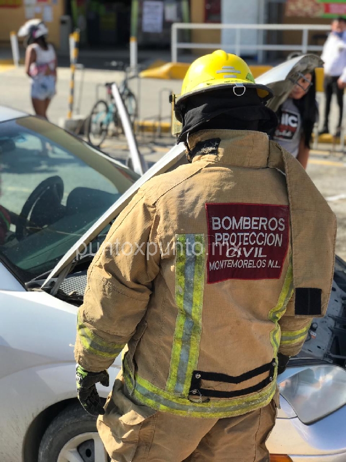 MOVILIZACION EN MONTEMORELOS, POR CONATO DE INCENDIO EN VEHICULO.