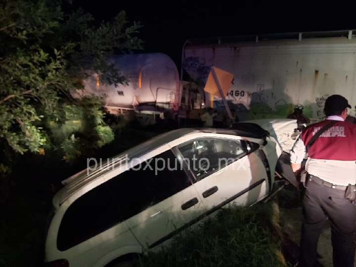 MUJER RESULTA LESIONADA AL SER PROYECTADA POR EL TREN EN MONTEMORELOS.