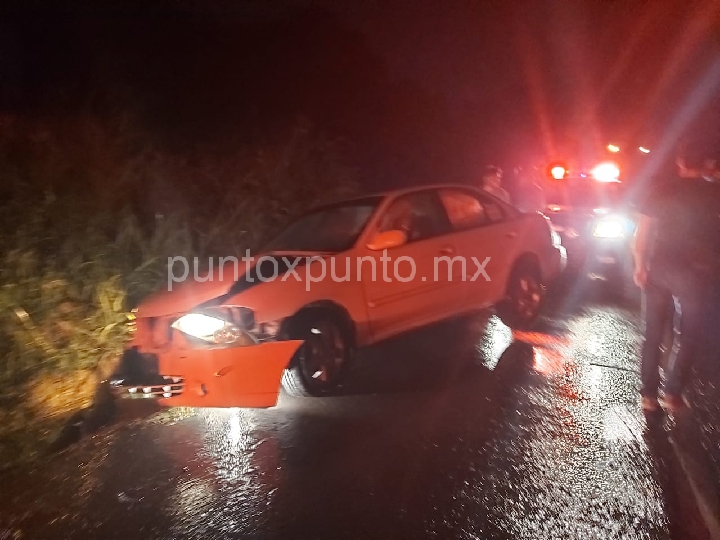 ACCIDENTE VIAL EN CARRETERA NACIONAL EN MONTEMORELOS, REPORTAN SOLO DAÑOS MATERIALES.