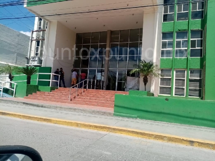 DESPIDEN ELEMENTOS DE SEGURIDAD Y TRANSITO EN CADEREYTA.