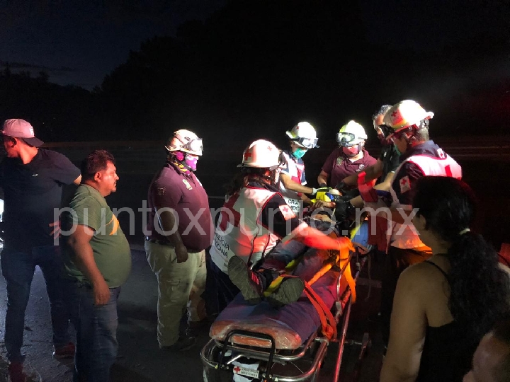 GRAVE CONDUCTOR DE VEHICULO AL CHOCAR EN CARRETERA NACIONAL EN MMORELOS.