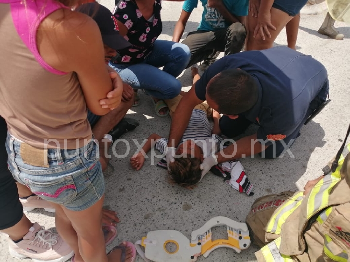 CONDUCTOR DE MOTO EN LINARES ARROLLA A NIÑO Y ESCAPA