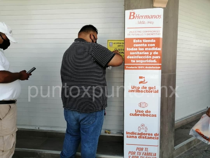 CLAUSURA EL MUNICIPIO DE LINARES LA NUEVA TIENDA BHERMANOS.