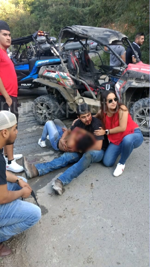 ACCIDENTE VIAL EN COLA DE CABALLO EN SANTIAGO, REPORTAN LESIONADOS.