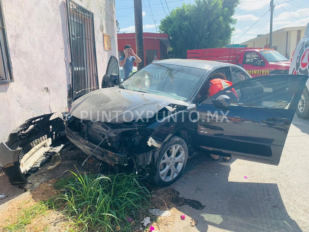 CHOQUE ENTRE DOS VEHICULOS EN MONTEMORELOS, REPORTAN DAÑOS MATERIALES Y PERSONAS LESIONADAS.