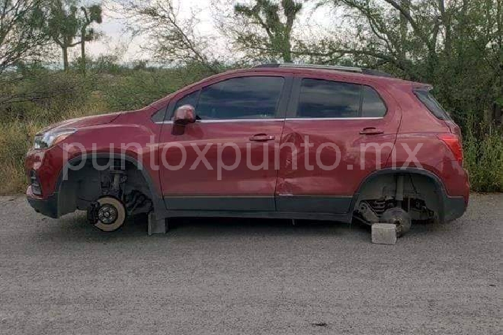 2 ESTUDIANTES DE CRIMINOLOGIA. ESTAN DESPARECIDOS EN N. L. UBICAN SU CAMIONETA DONDE IBAN, ESTABA ABANDONADA.