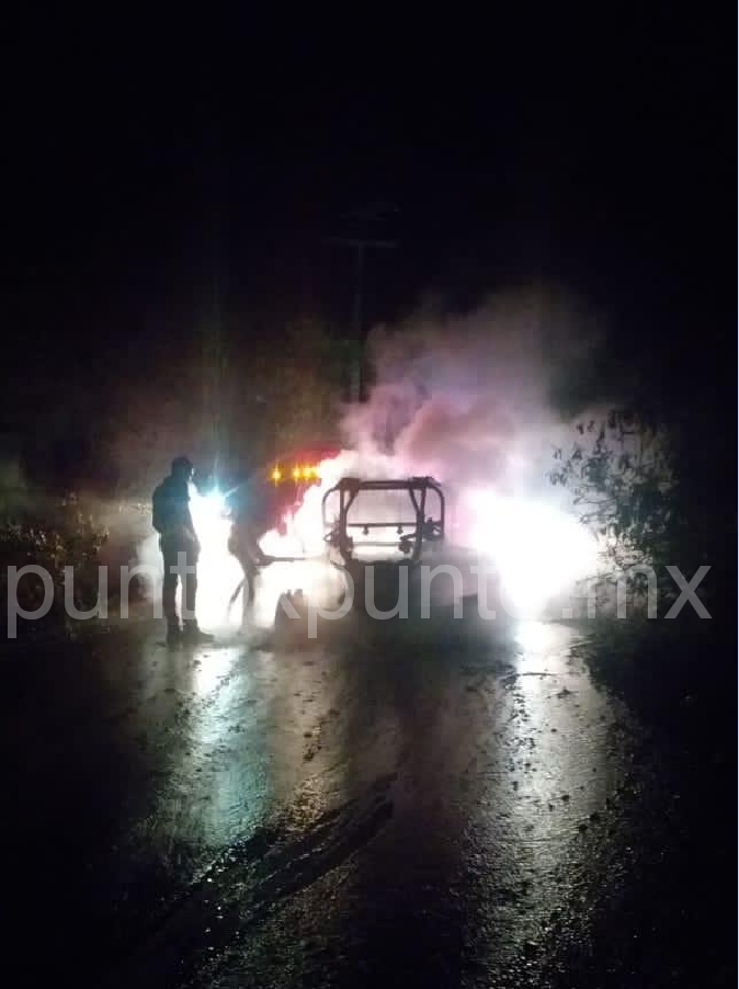 INCENDIO EN MONTEMORELOS, SE INCENDIA VEHICULO RZR, MOVILIZA A PROTECCION CIVIL.