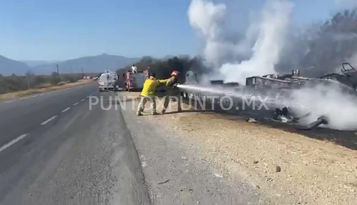 CHOQUE ENTRE UN TRIALER Y UNA CAMIONETA. AMBOS SE INCENDIARON.