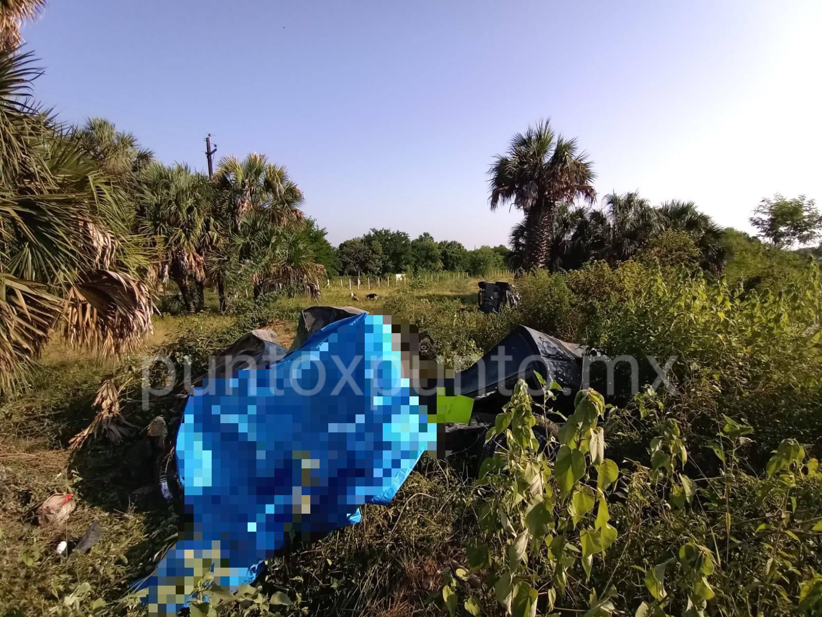 CHOQUE DE AUTOS, UNO DE ESTOS TERMINA VOLCADO, ARROJA UNA PERSONA FALLECIDA Y 2 HERIDOS.