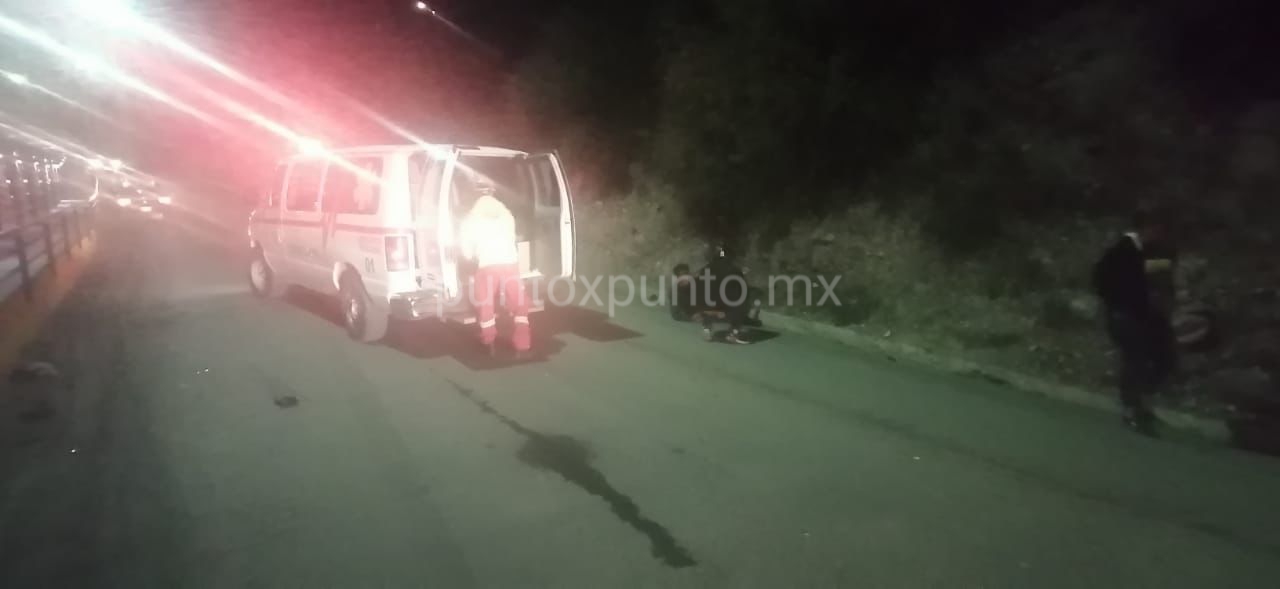 DOS HERIDOS AL DERRAPAR MOTOCICLETA EN QUE VIAJABAN EN GALEANA.