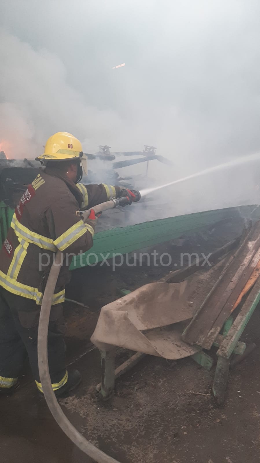 INCENDIO EN BODEGA ABANDONADA MOVILIZA A PROTECCIÓN CIVIL DE MONTEMORELOS.