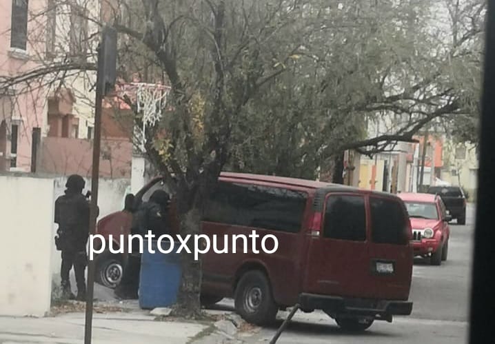 CAMIONETA PROVOCA PERSECUCION POLICIACA EN LINARES.