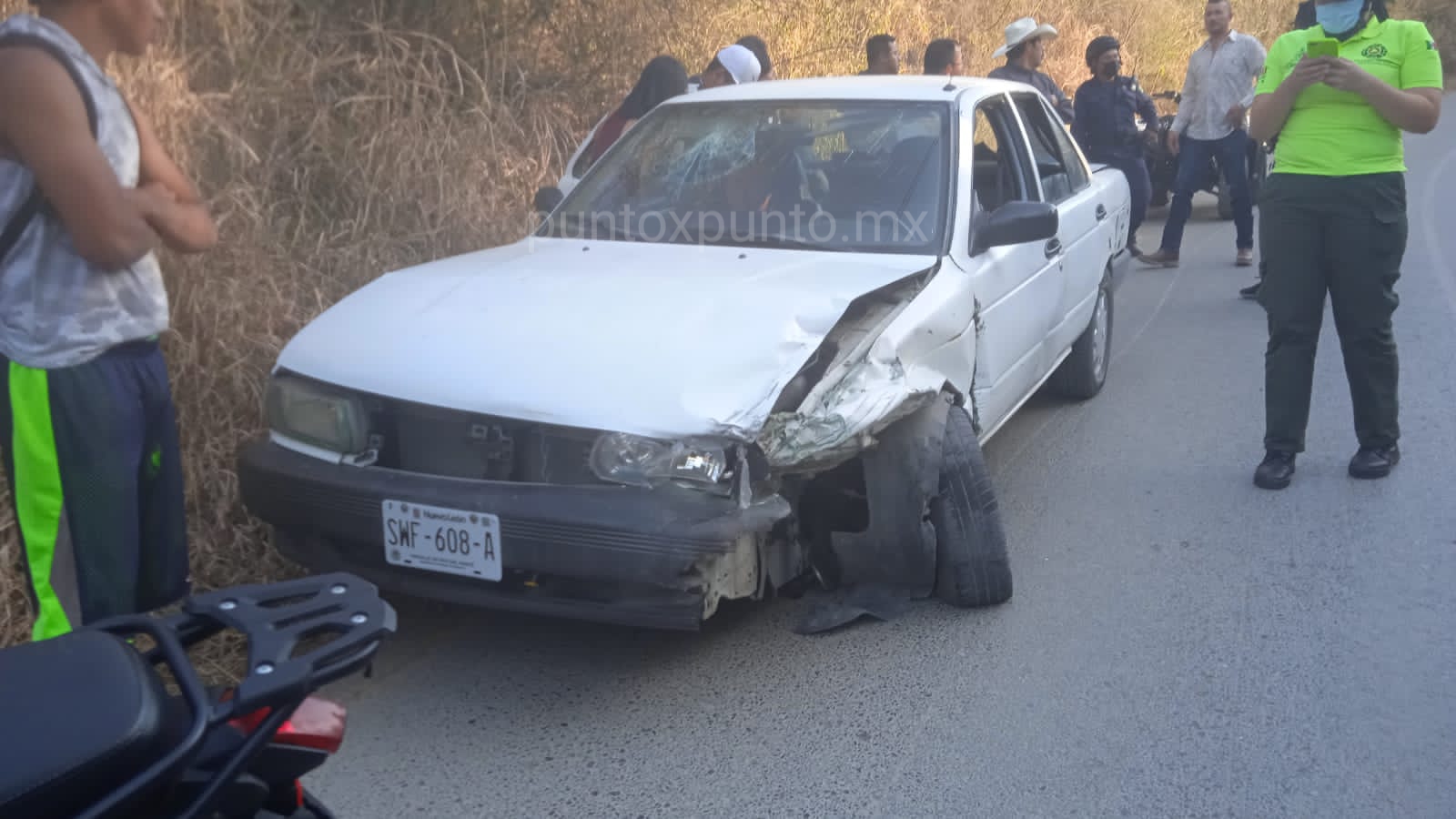 ACCIDENTE VIAL EN ALLENDE, REPORTAN LESIONADOS.