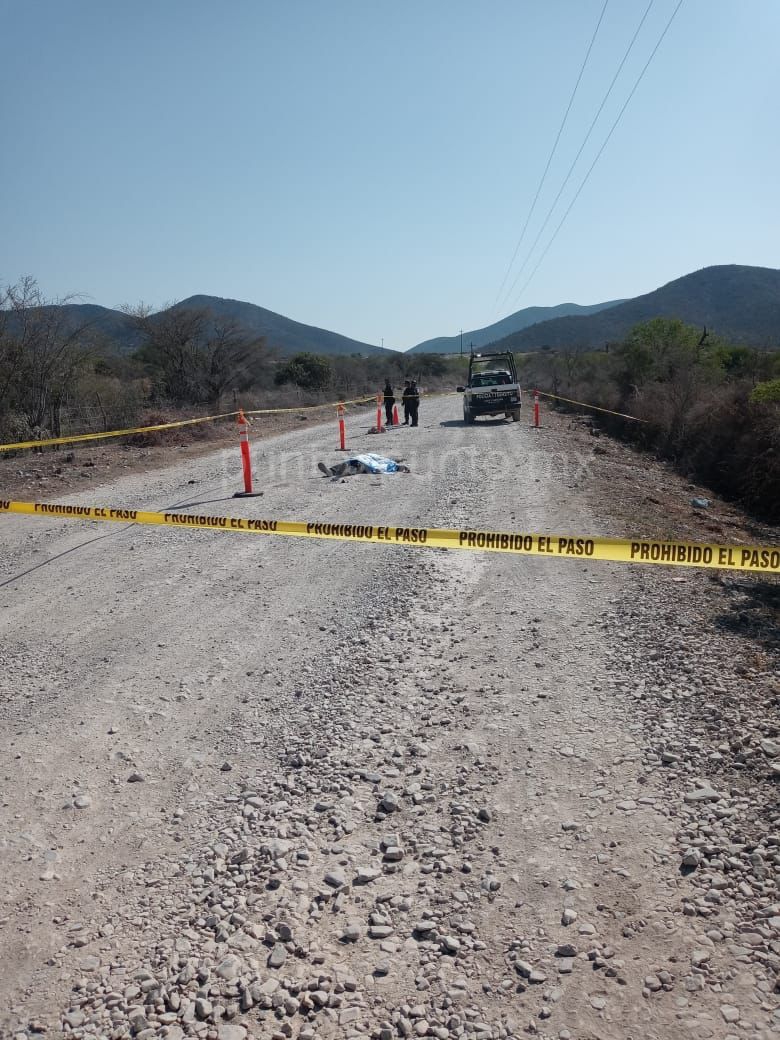 MUERE UNA PERSONA, AL CAER DE LA CAJA DE UNA CAMIONETA EN MIER Y NORIEGA.