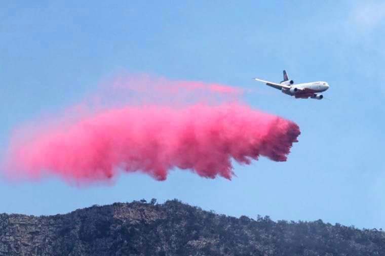 CONTROLADO EL INCENDIO FORESTAL EN LA SIERRA EN SANTIAGO Y RAYONES.