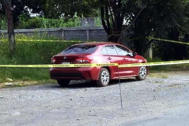 ENCUENTRAN AUTOMÓVIL ABANDONADO EN ALLENDE, DE VENDEDOR DE TERRENOS QUE ESTA DESAPARECIDO.