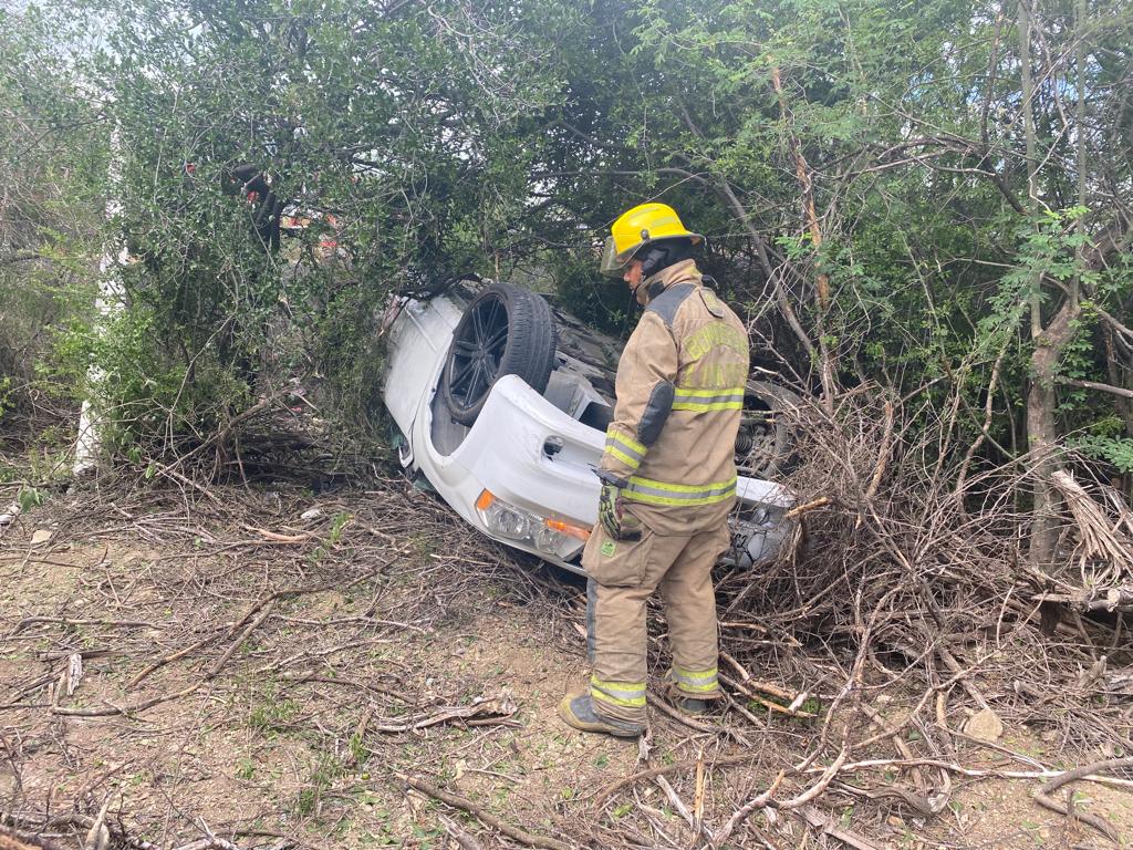 VOLCADURA EN LINARES, REPORTAN LESIONADOS, ATIENDE BOMBEROS Y PC ...