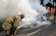 INCENDIO DE VEHÍCULO QUE TRANSPORTABA PACAS Y BORREGAS EN SANTIAGO.