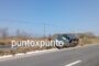 LA ALTA VELOCIDAD ORIGINO LA VOLCADURA DE UNA CAMIOENTA EN LINARES.