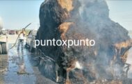 EN GENERAL BRAVO, FUEGO CONSUME CAMIONETA Y REMOLQUE CON PACAS.