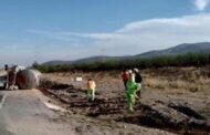 DERRAME DE COMBUSTIBLE, PROVOCA VOLCADURA DE UNA PIPA EN DR, ARROYO.