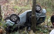 2 LESIONADOS AL VOLCARSE EN LA SIERRA DE SANTIAGO, UN VEHÍCULO