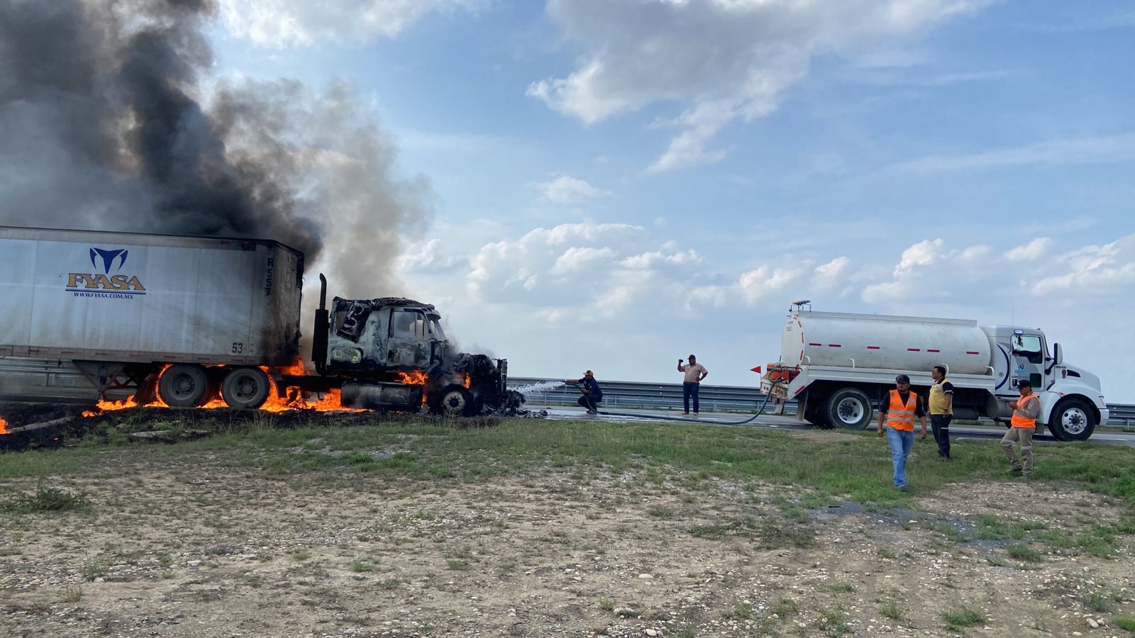 INCENDIO DE TRÁILER EN LOS RAMONES.