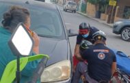 EN GENERAL TERÁN CHOCA MOTO CON AUTO, REPORTAN UN LESIONADO.