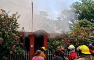 INCENDIO EN VIVIENDA MOVILIZA A PROTECCIÓN CIVIL EN MONTEMORELOS.