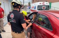 ACCIDENTE EN MONTEMORELOS, UN AUTO TERMINA IMPACTANDOSE EN UNA BARDA.